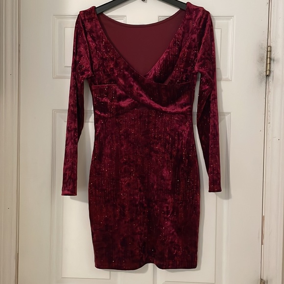 Maroon formal dress Emerald Sundae from Dry Goods size Large *like new* - Picture 2 of 6